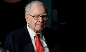 Công ty của Warren Buffett sở hữu 'núi tiền mặt' 325 tỷ USD
