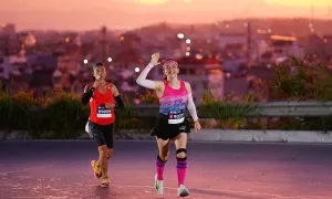 Những nguyên tắc 'vàng' khi chạy bộ dưới trời nóng miền Tây